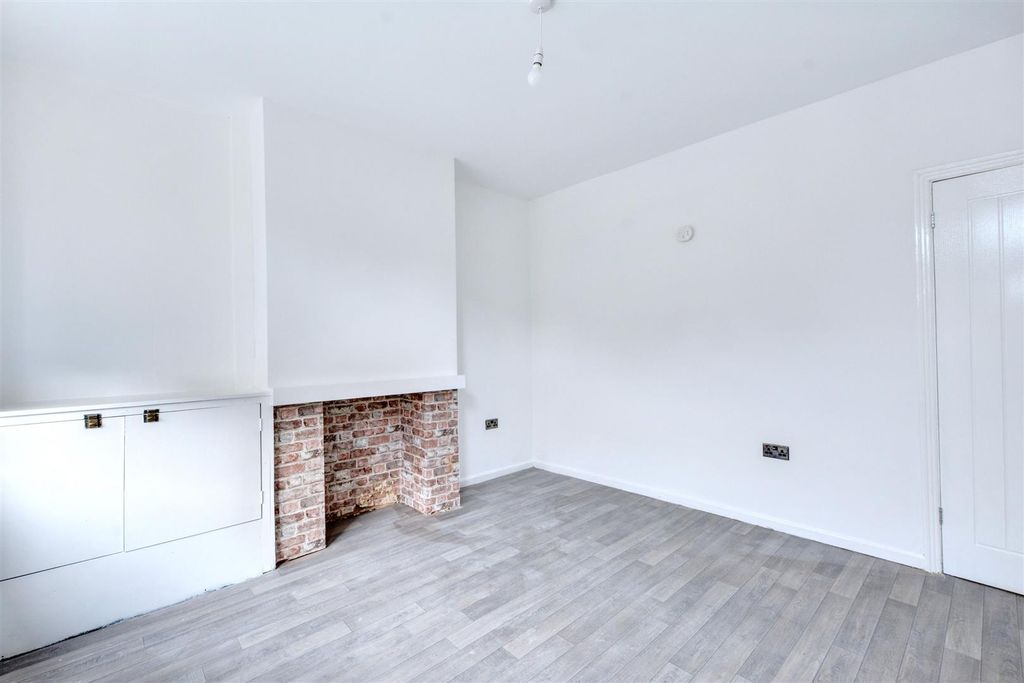 Property photo 3 of 13 Lounge_2.Jpeg