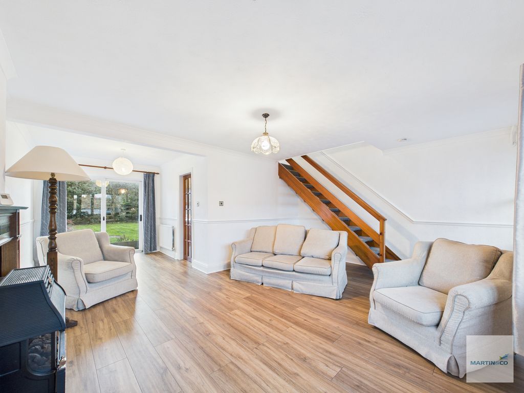 Property photo 3 of 17 Cam03394G0-Pr0415-Still004