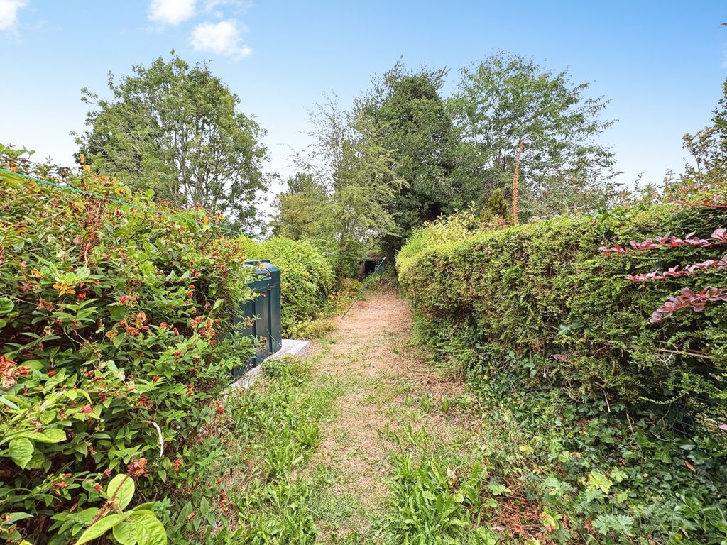 Property photo 3 of 15 714A8Fc7-15