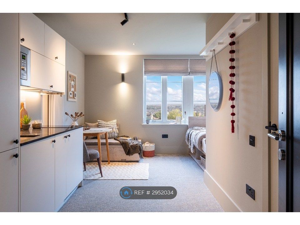 Property photo 1 of 20 Studio