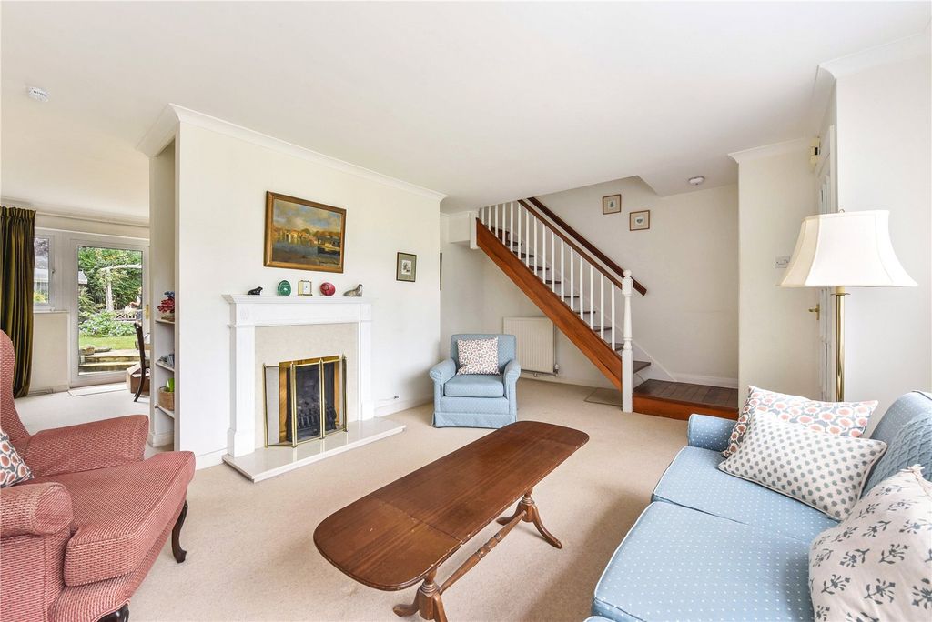 Property photo 3 of 17 Sitting Room