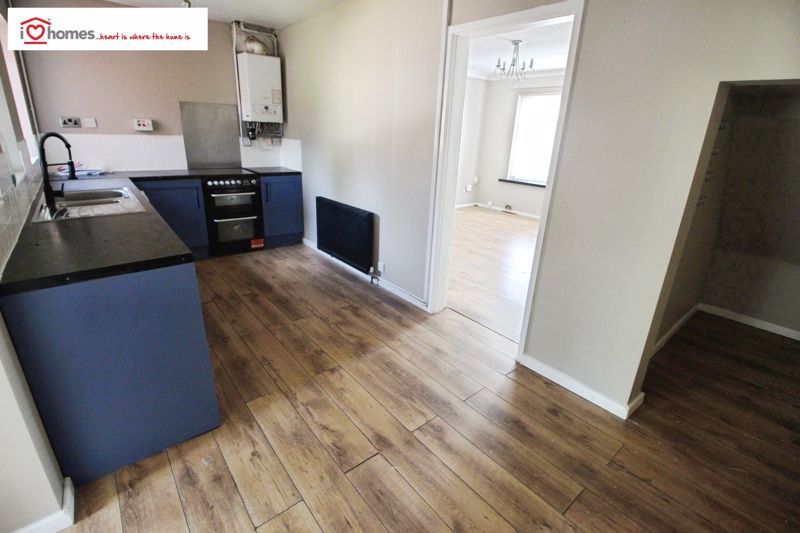 Property photo 3 of 11 Photo 4