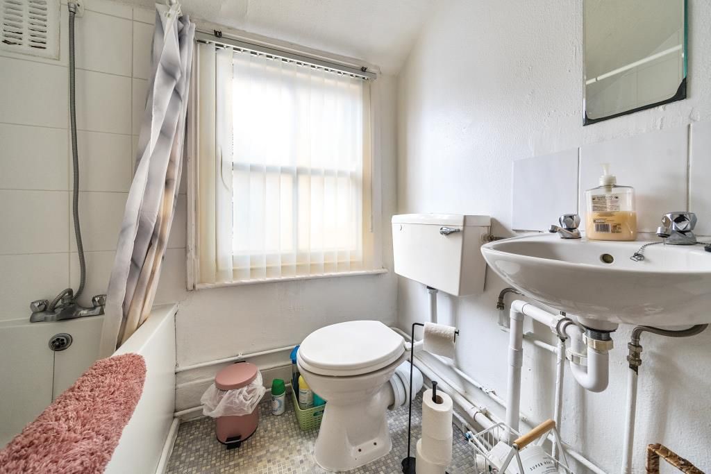 Property photo 3 of 20 Bathroom