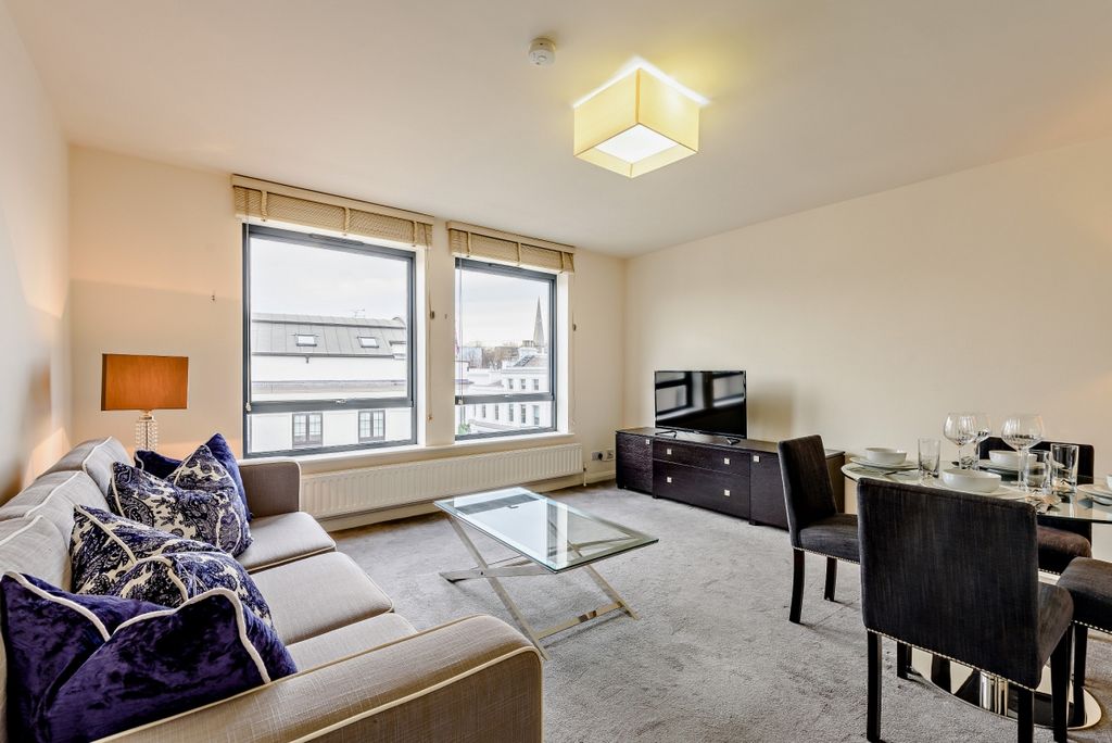 Property photo 1 of 16 8447057-Interior1...
