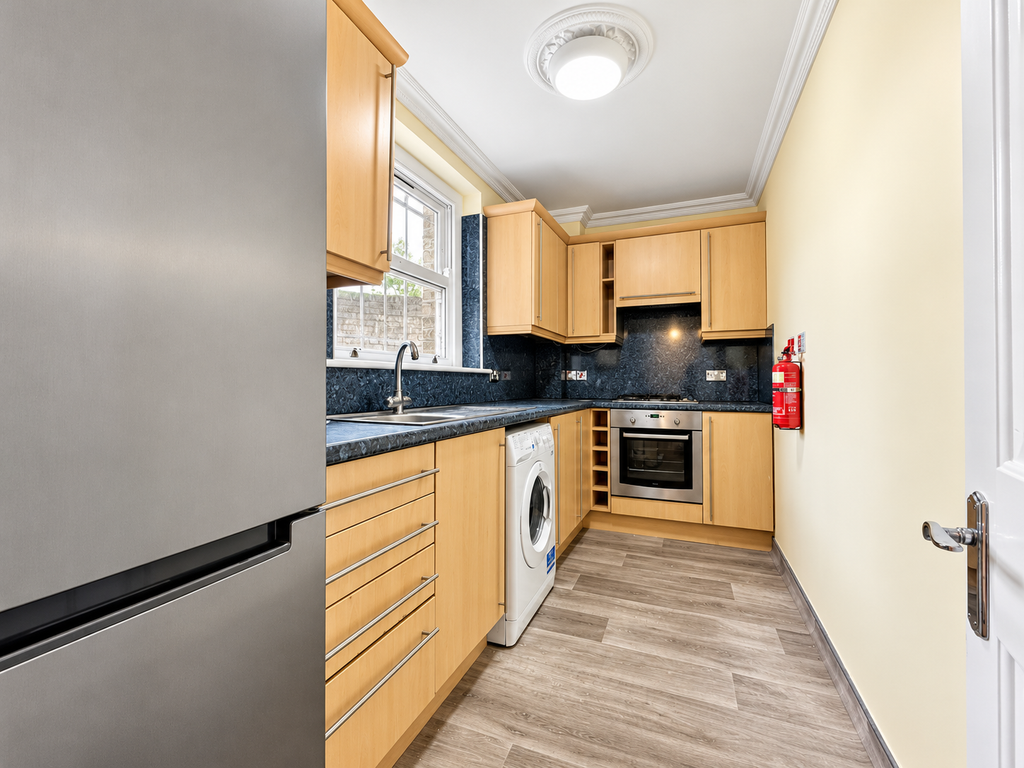 Property photo 2 of 7 Flat 1 Drayton 6