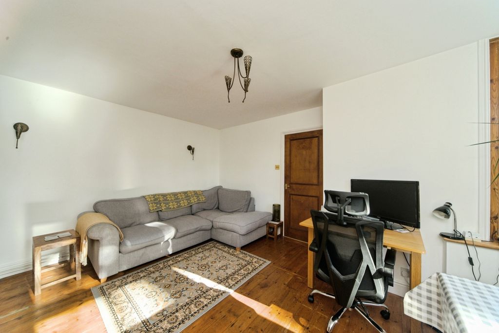 Property photo 3 of 15 Photo