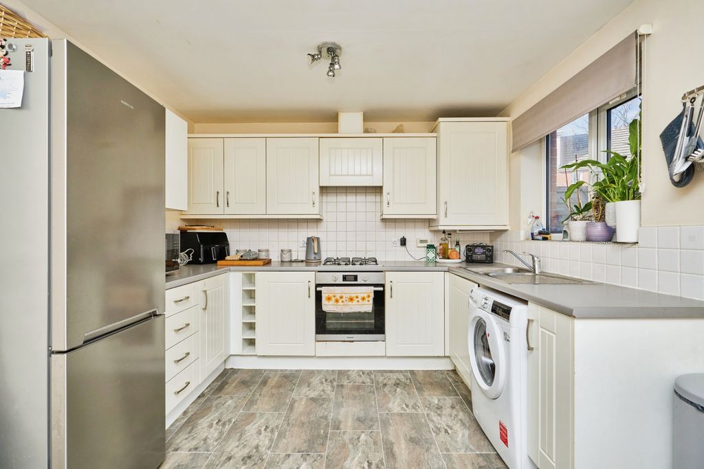 Property photo 2 of 17 Kitchen/Diner
