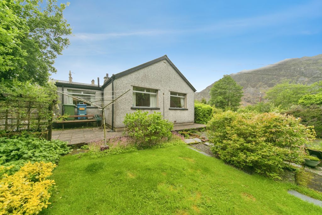 Property photo 2 of 14 Rear Garden