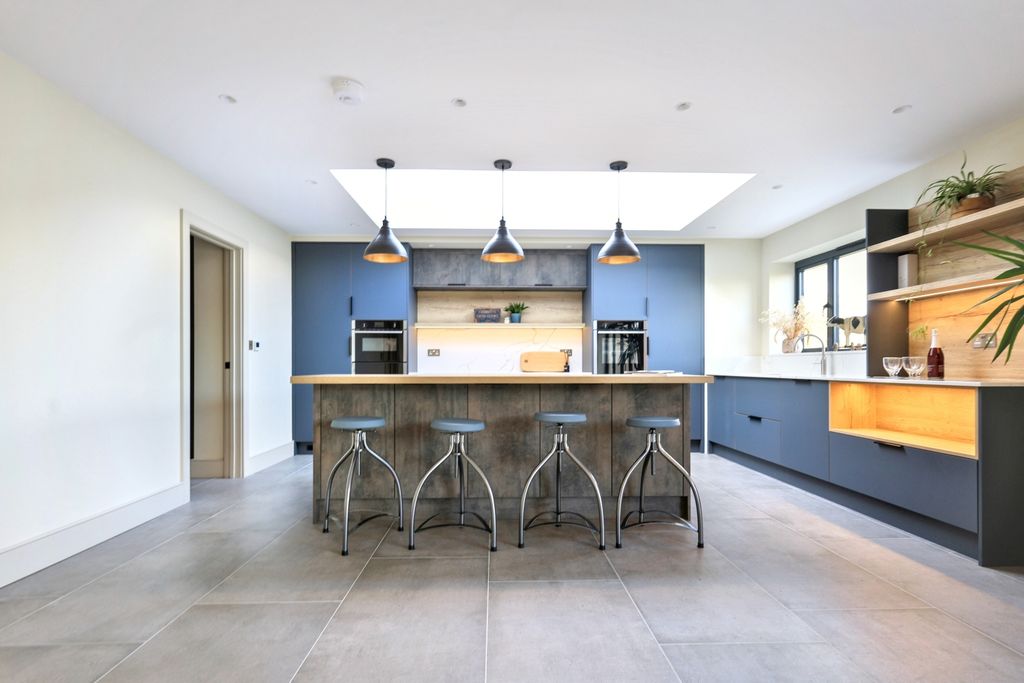 Property photo 2 of 33 Img_2860