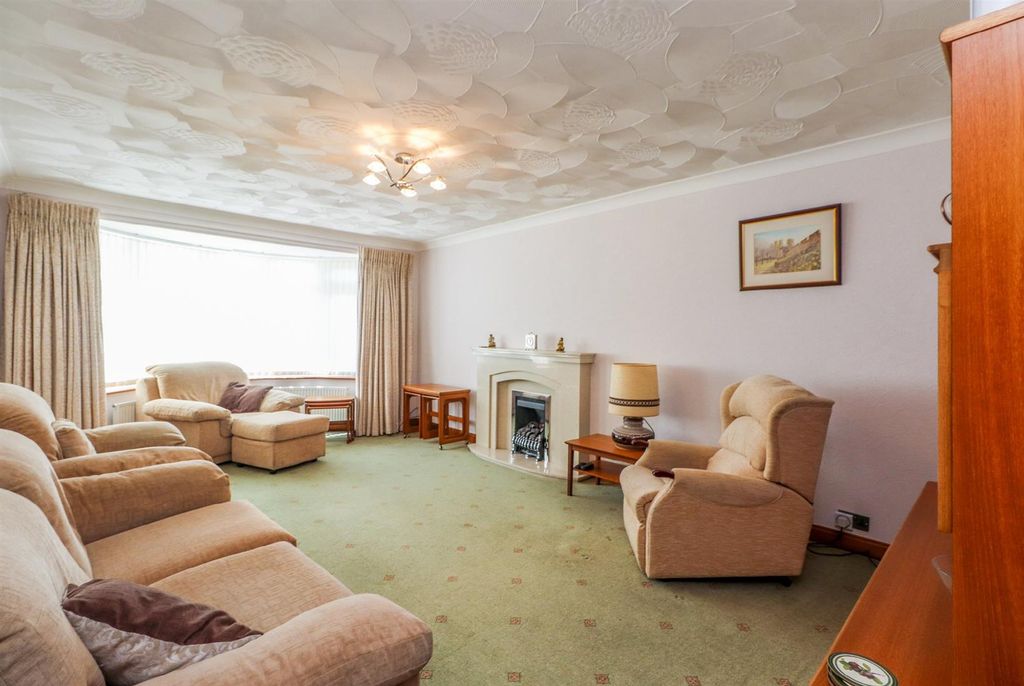 Property photo 3 of 21