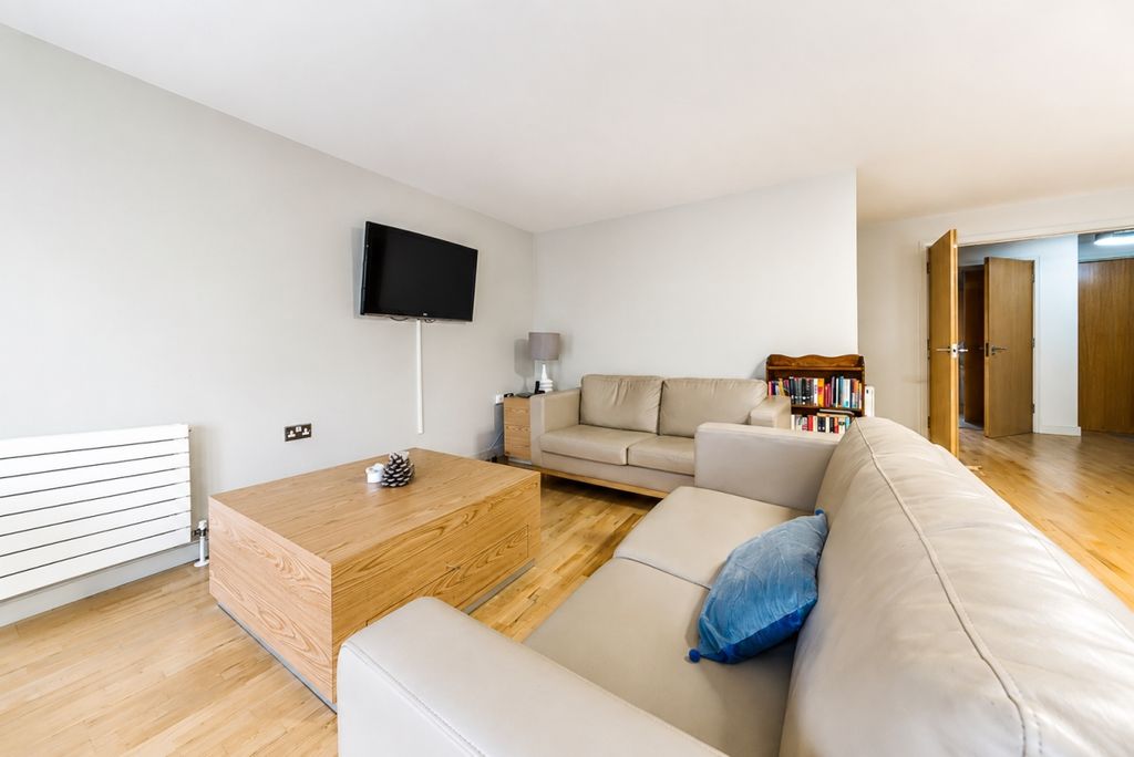 Property photo 3 of 10 Open Plan 3