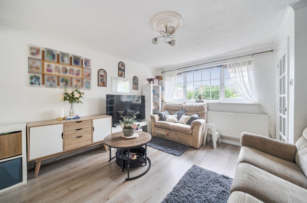 Property photo 2 of 12 1451155-14-69F0Ef...