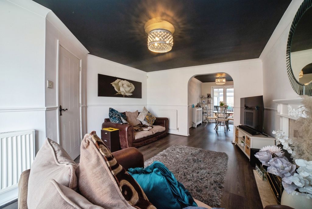 Property photo 2 of 20 Pbox-Img.Jpg