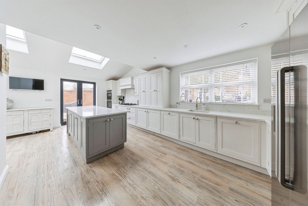 Property photo 3 of 21