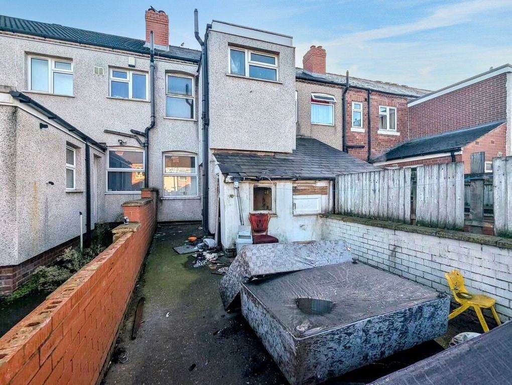 Property photo 2 of 8