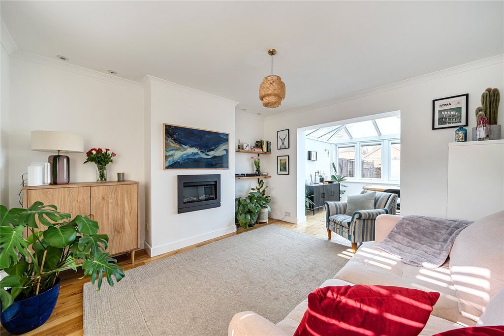 Property photo 2 of 19 Picture No. 17