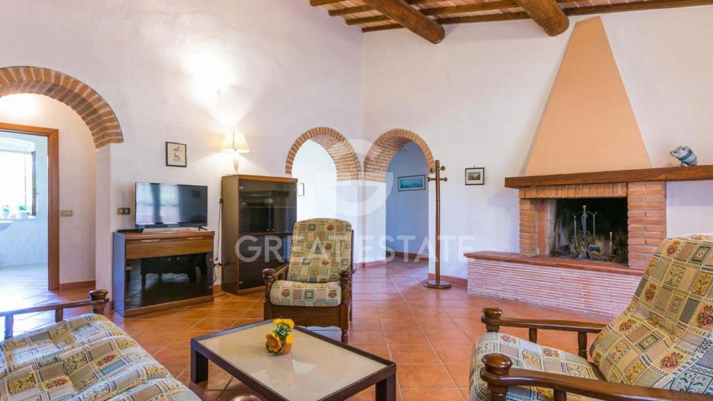 Property photo 2 of 39 Interiors