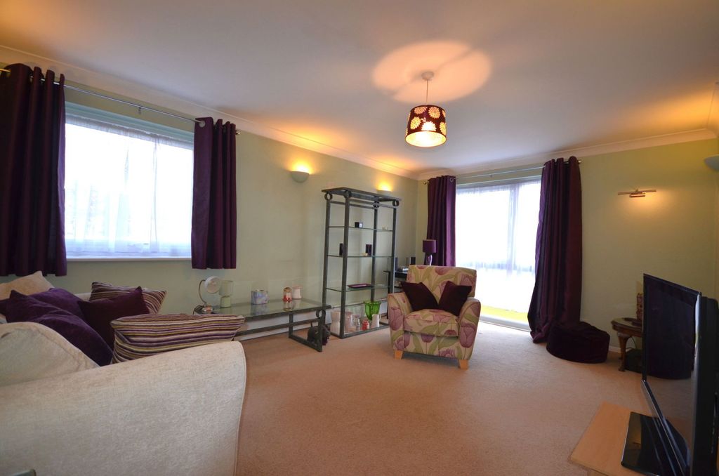 Property photo 3 of 11