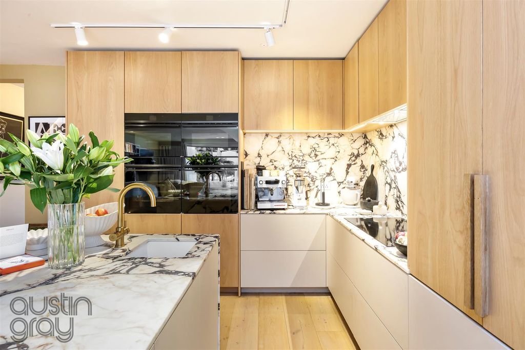 Property photo 2 of 25 Stanford Road, 67-029.Jpg