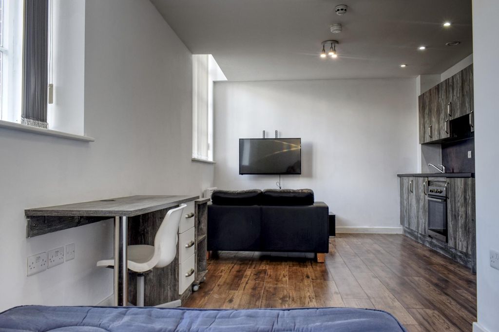 Property photo 3 of 8 Property Photo