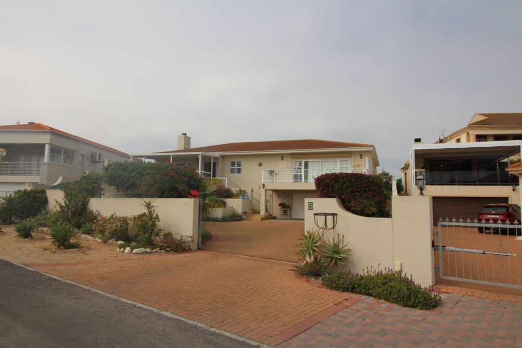 Property photo 1 of 32