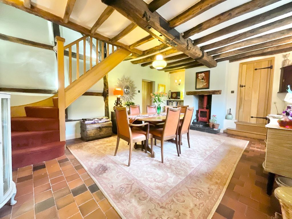 Property photo 2 of 42