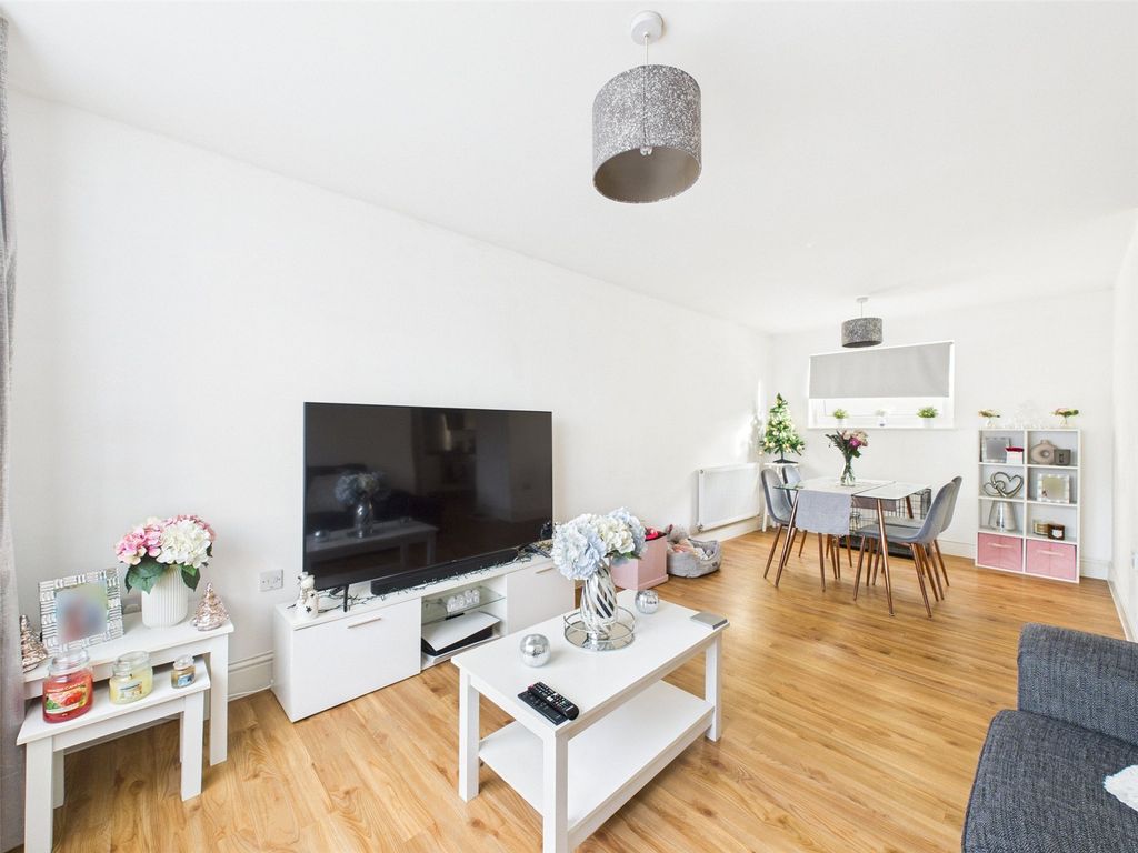 Property photo 2 of 11 Picture No. 14