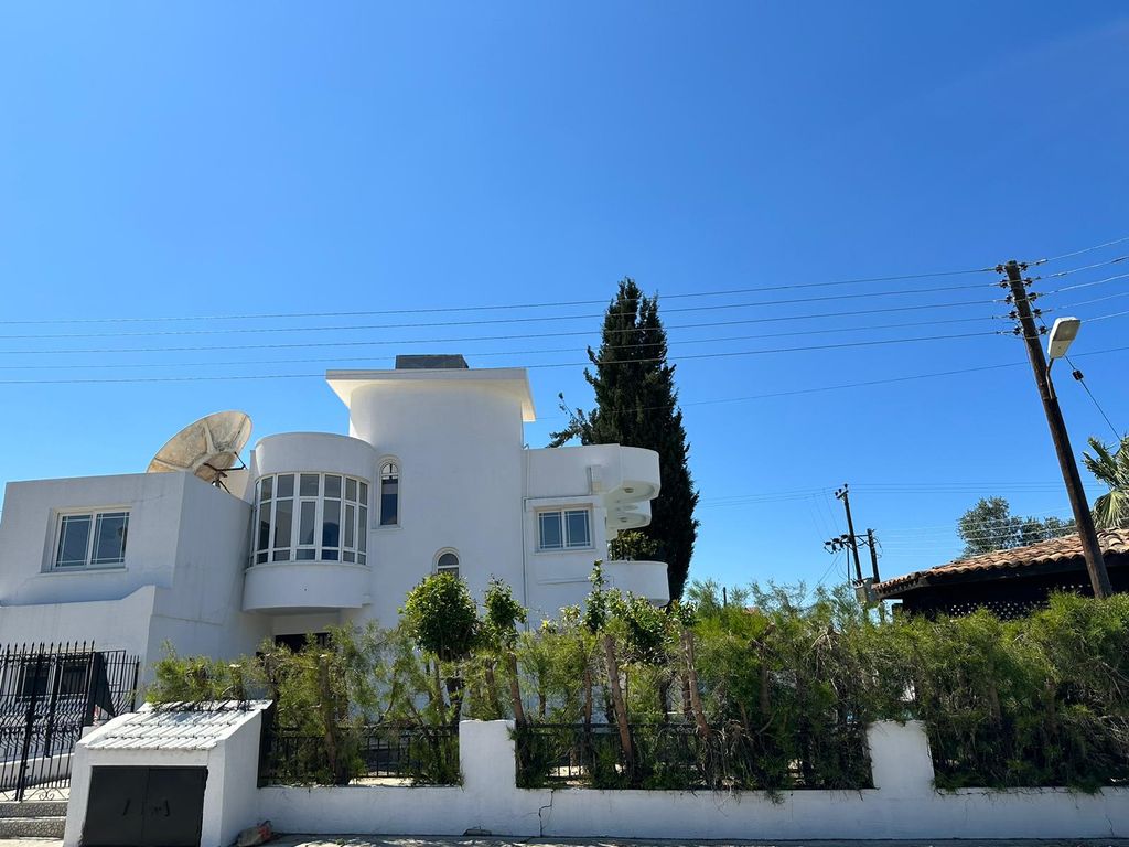 Property photo 3 of 18