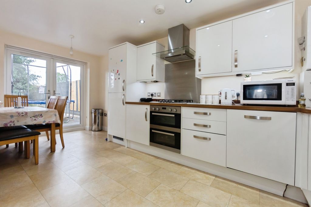 Property photo 3 of 18 Pbox-Img.Jpg