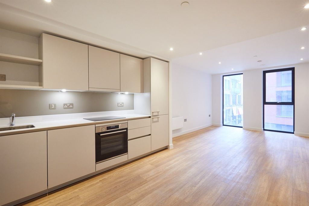 Property photo 1 of 7 (Main)