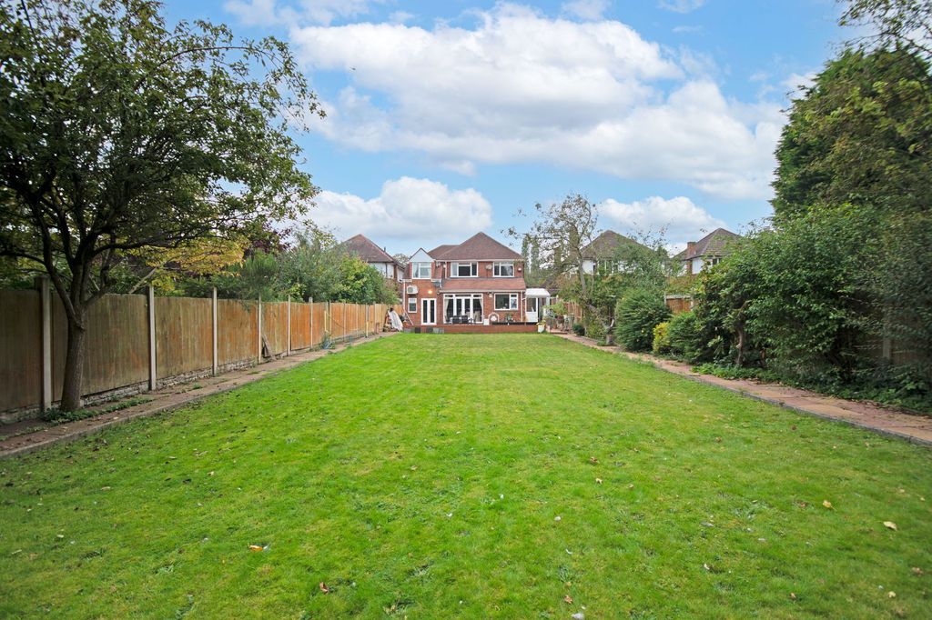 Property photo 2 of 34