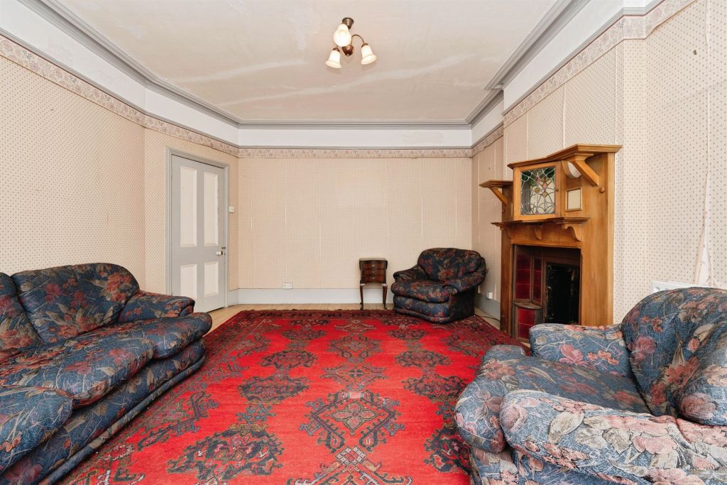 Property photo 2 of 21