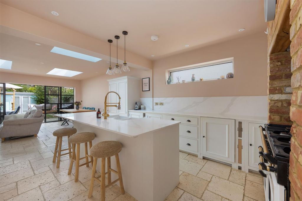 Property photo 3 of 22 Gorrell Road, Whitstable