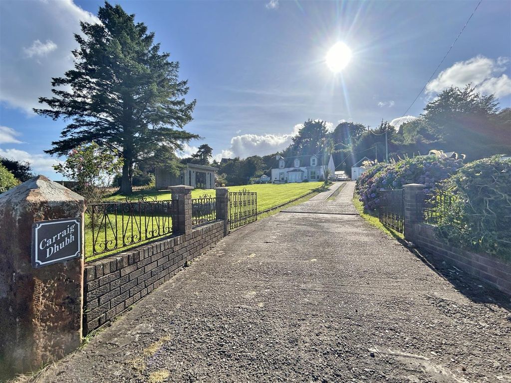 Property photo 1 of 46 Roadside View