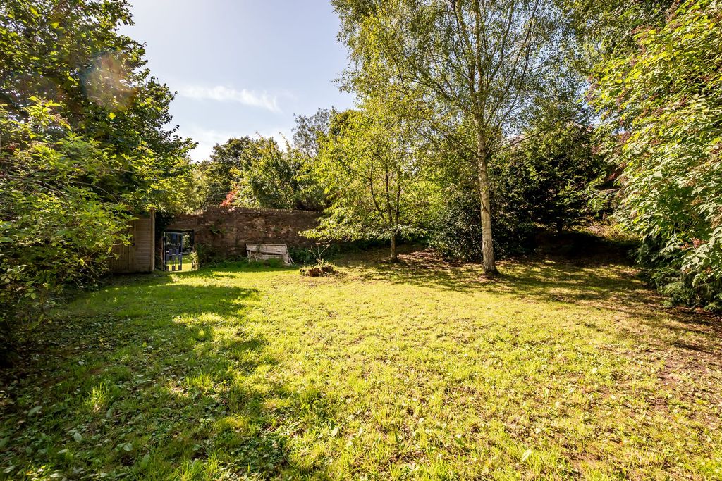 Property photo 3 of 23