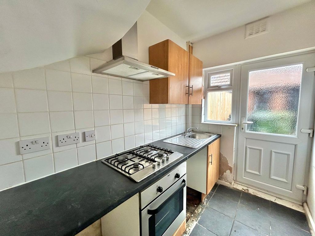 Property photo 2 of 10 Picture No. 12