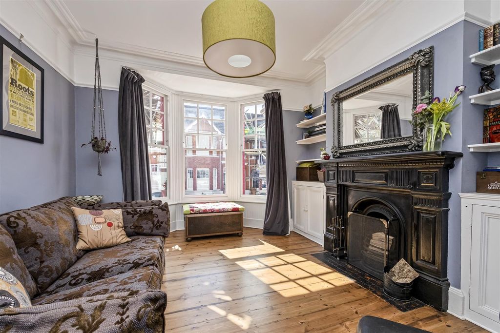 Property photo 3 of 18 Addison Road, 39-013.Jpg