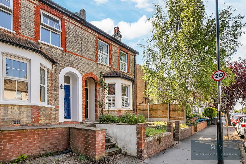 Property photo 1 of 17 Chelsham Road 41 MV-18.Jpg