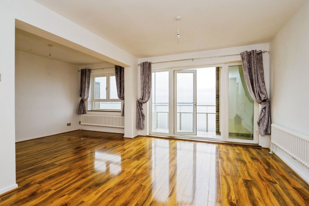 Property photo 2 of 25