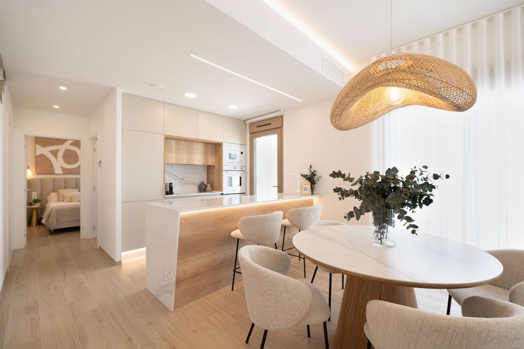 Property photo 2 of 50