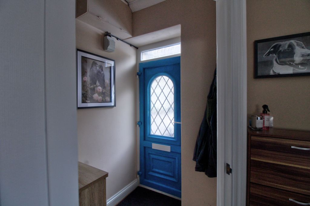 Property photo 2 of 16 Img_6700_1_2Realistic