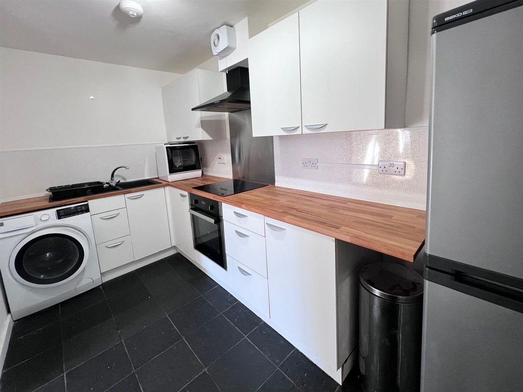 Property photo 2 of 6 Kit.Jpg