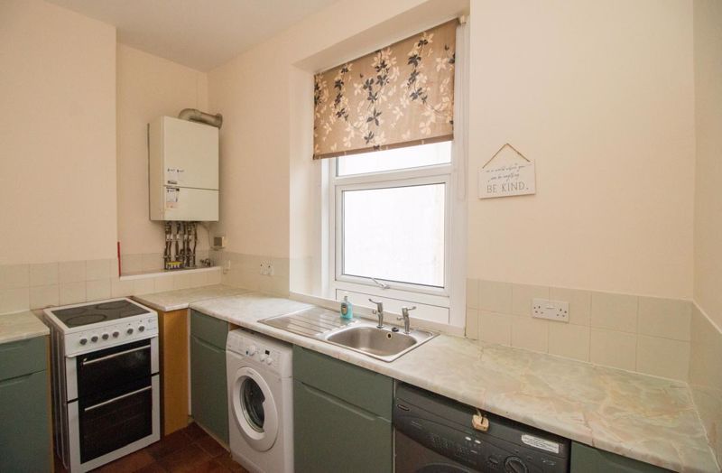 Property photo 2 of 14 Flat 2, 24 Castle Street