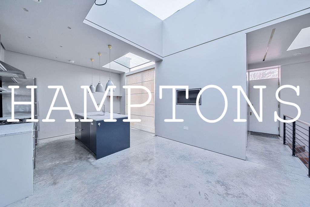 Property photo 3 of 9 3