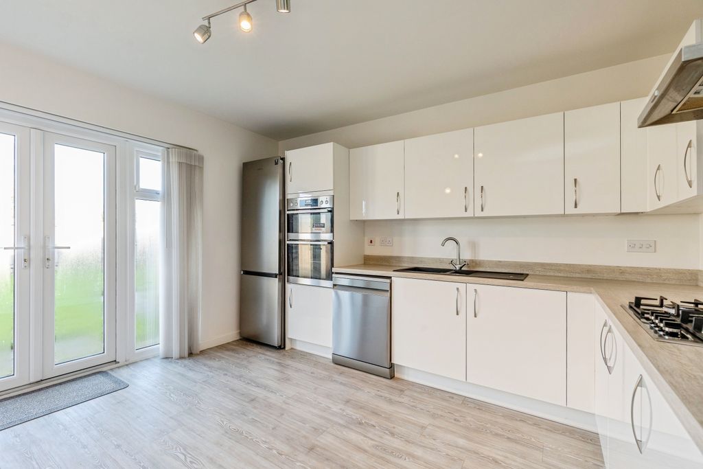 Property photo 2 of 15 Kitchen