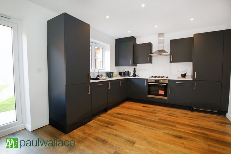 Property photo 3 of 12 Kitchen