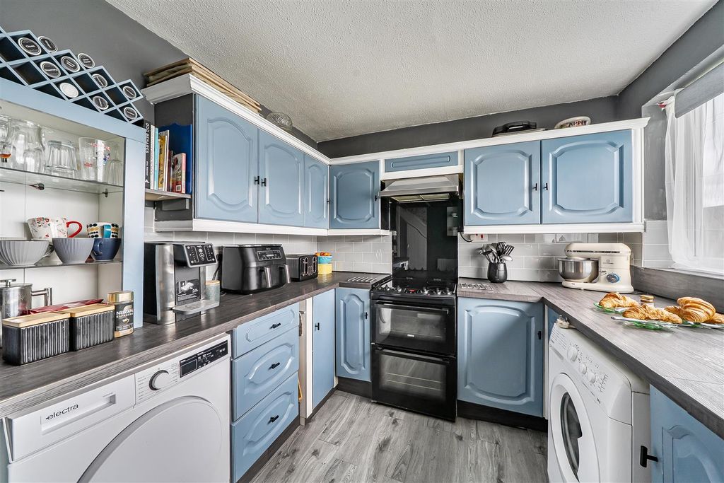 Property photo 3 of 15 Kitchen