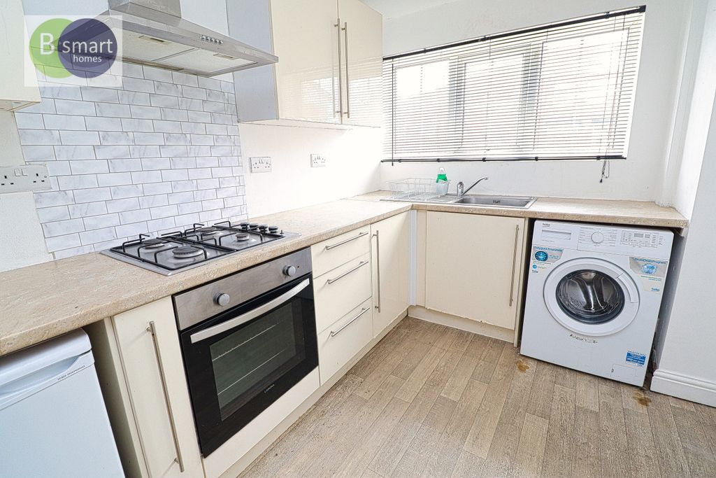 Property photo 3 of 11 Img_3746