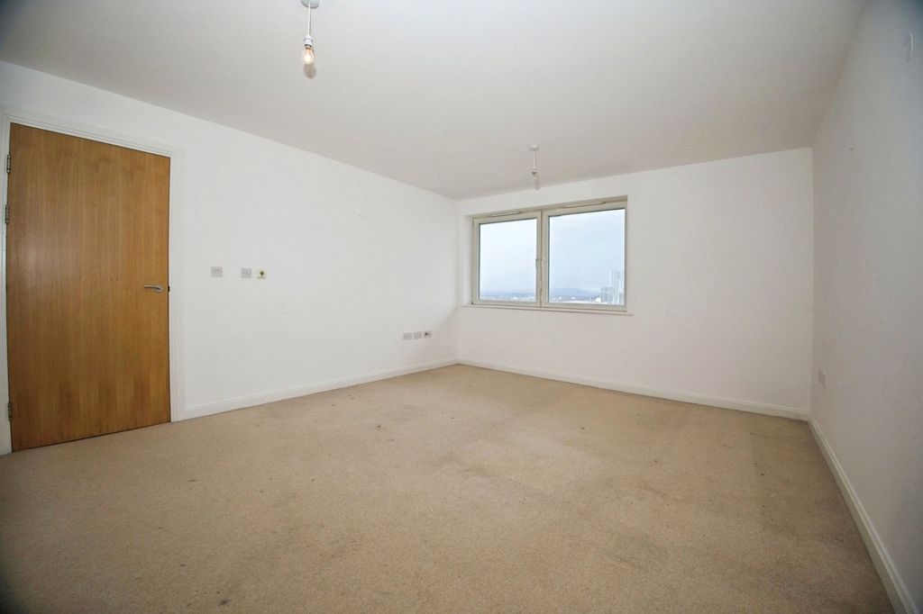 Property photo 2 of 15 Living/Dining Area