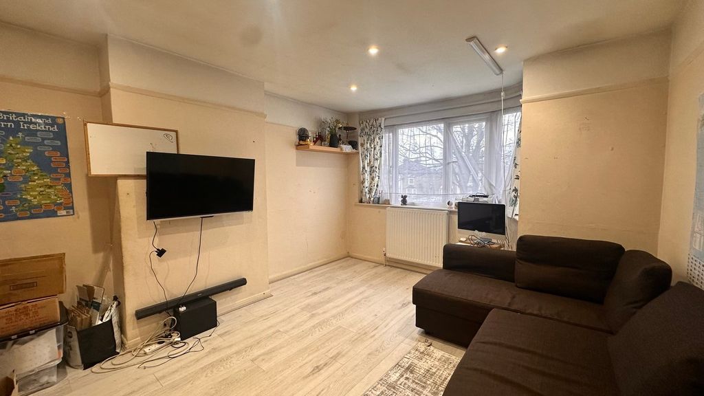 Property photo 3 of 8